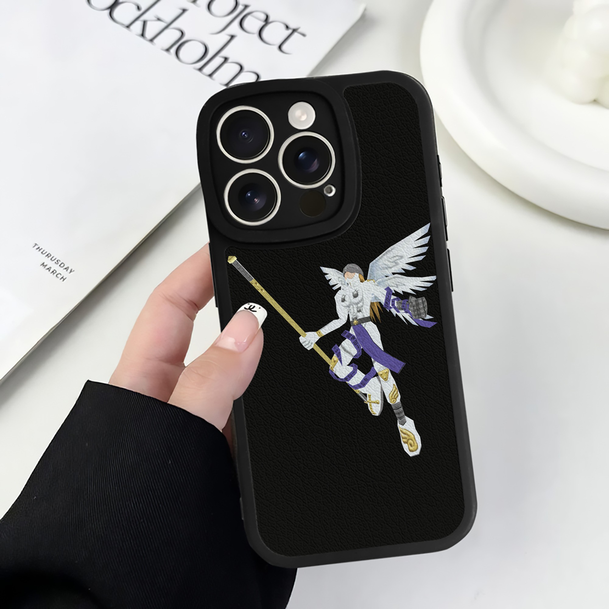 （画像用） Digimon デジタルモンスター/デジモン 【iPhone 16シリーズ対応】シリコンスマホケース（レザー調） 材質：シリコン